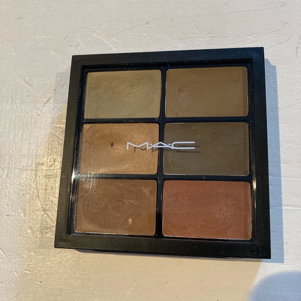 MAC eyeshadow palette